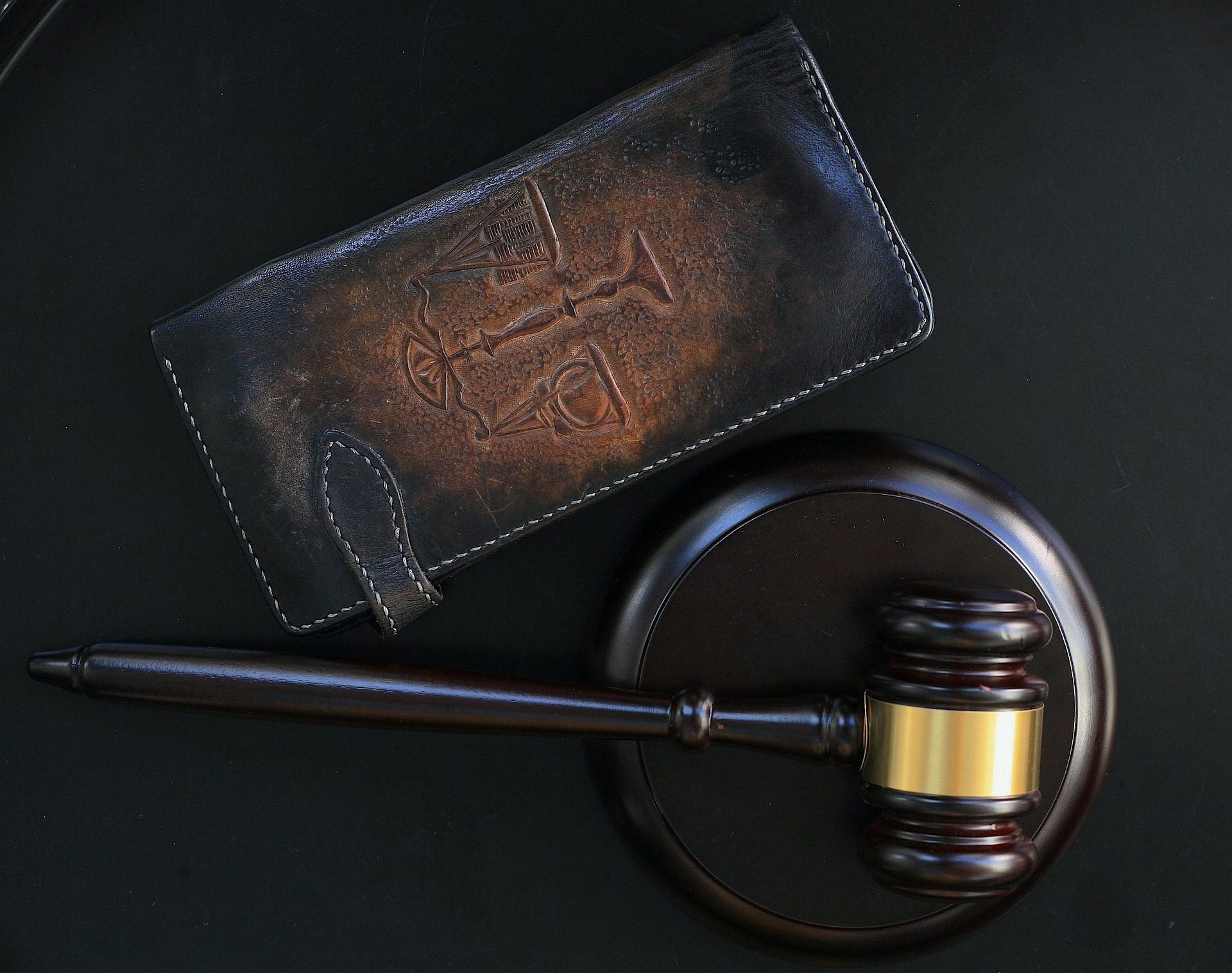 gavel-g94af1a542_1920